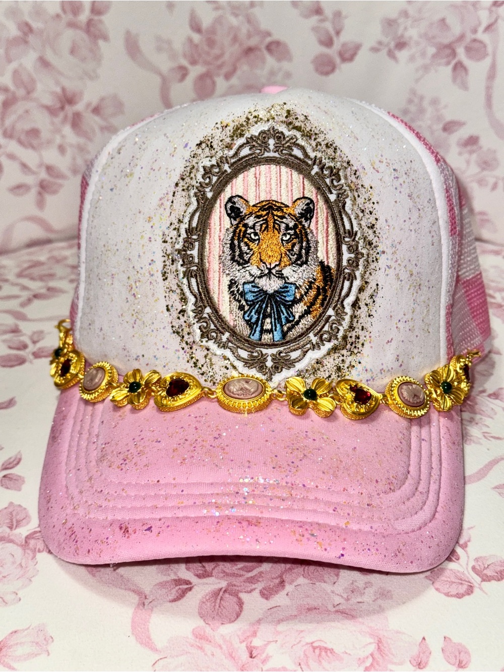 OTTO Pnk/Whte Glittered Hat With a Gorgeous Tiger and Gorgeous Chain
